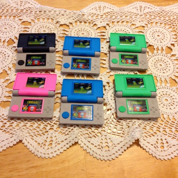 Back to school or party favors bundle, video game erasers - Picture 5 of 7